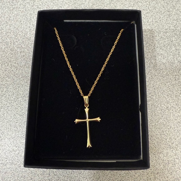 Gold Filled Cross Pendant Necklace NWT - Picture 4 of 5